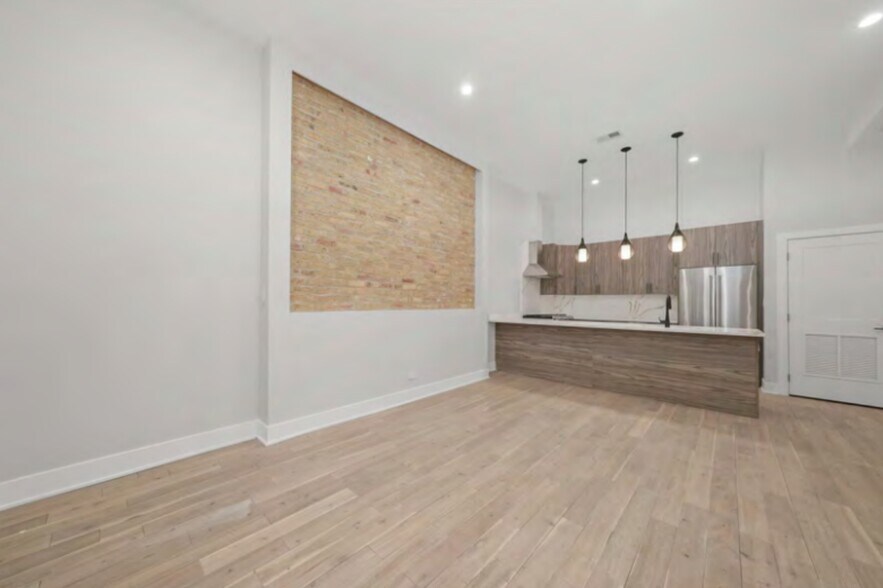 Living Room - 64 E Cedar St
