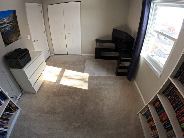 Building Photo - 525 Lasalle Ln