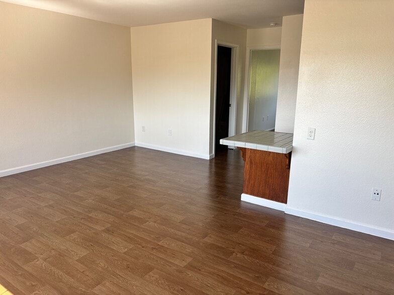 Building Photo - 410 E Fallbrook St