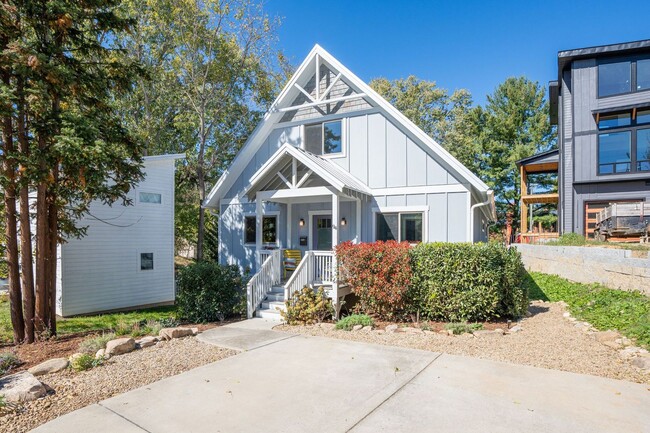 Building Photo - Charming West Asheville Greenbuilt, Unfurn...