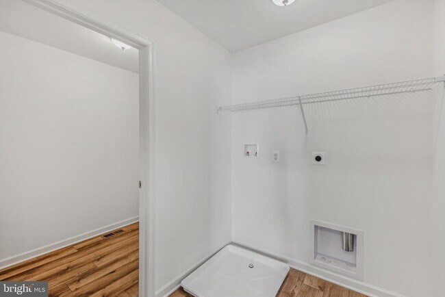 Building Photo - 162 Ludgate Mnr