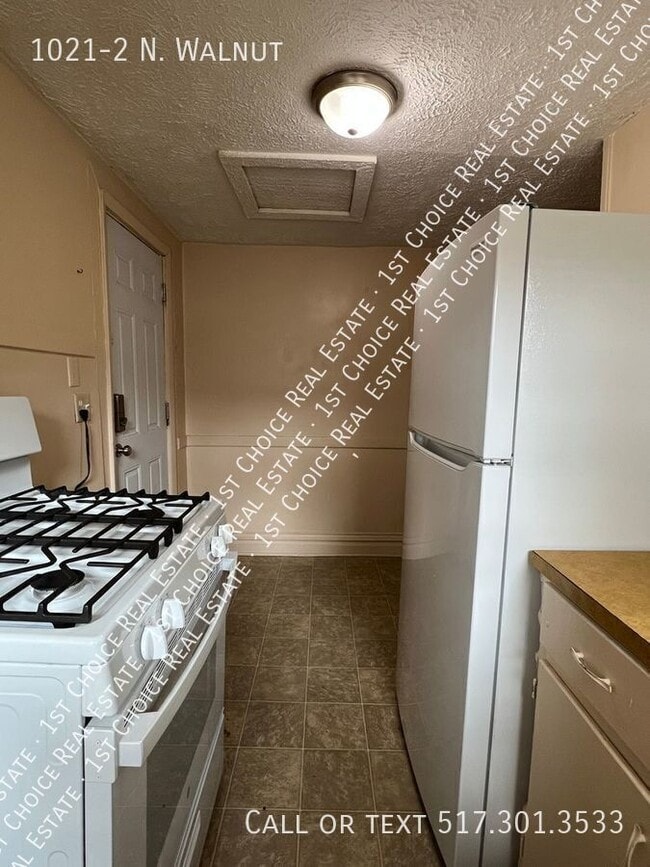 Building Photo - 1021-2 N. Walnut-