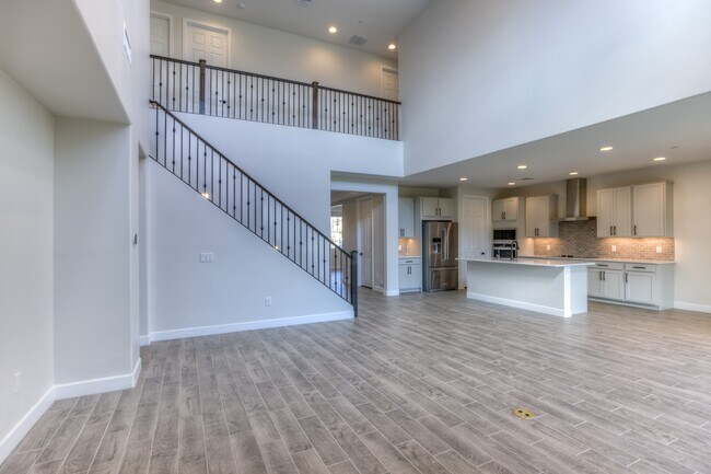 Building Photo - 5545 S Adero Cyn Trl