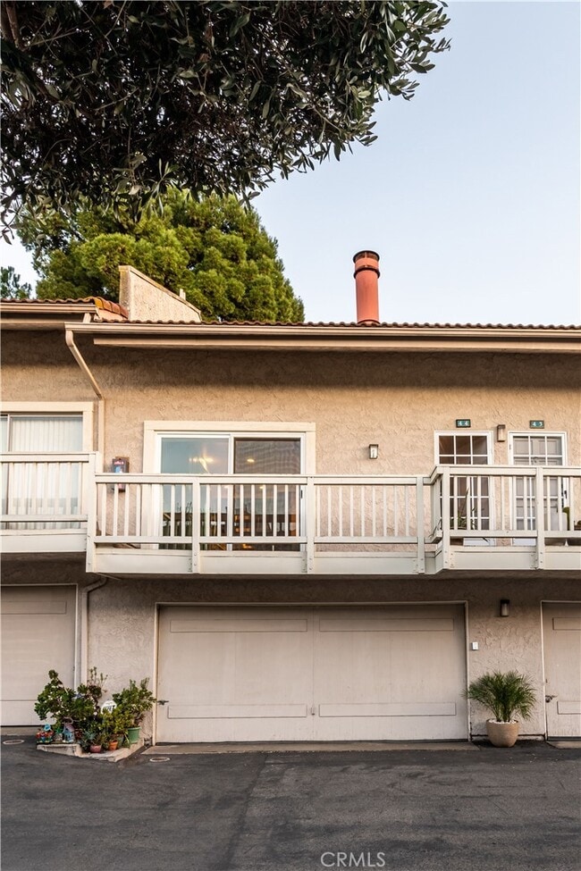 Building Photo - 23821 Hillhurst Dr