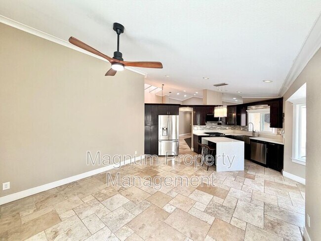 Building Photo - 11938 Venetian Dr