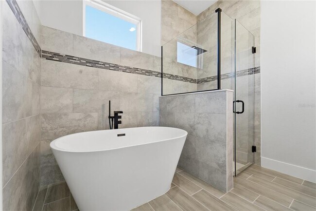 Building Photo - 13690 SW 43rd Cir