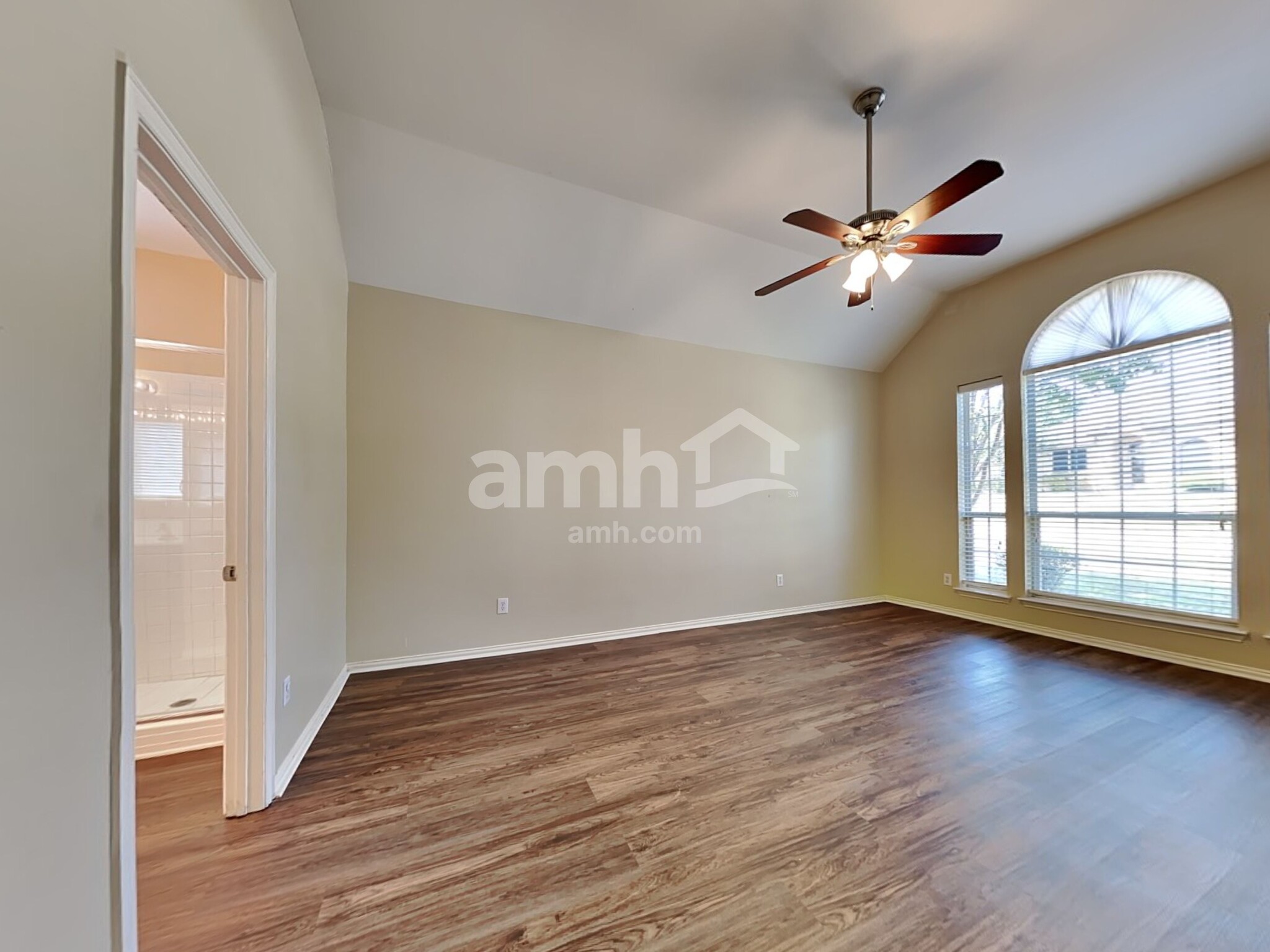 Building Photo - 1506 Holveck Dr