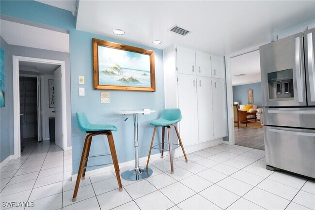 Building Photo - 1351 Oaklawn Ct