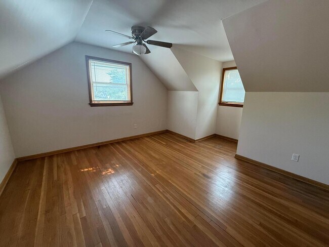 Building Photo - 4212 Beechgrove Dr