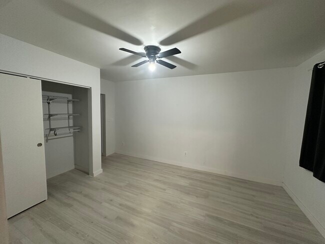 Building Photo - 100 NE 64th Ter