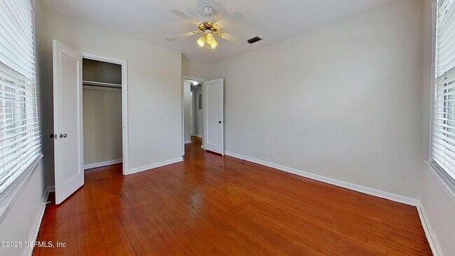 Building Photo - 1245 Belmont Terrace