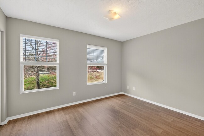 Building Photo - 1006 Halifax Ln