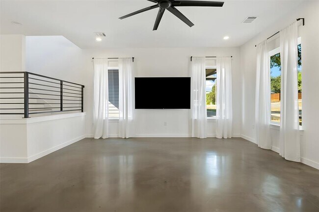 Building Photo - 18205 Fair Ln