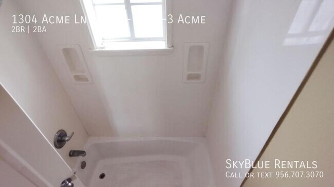 Building Photo - 1304 Acme Ln