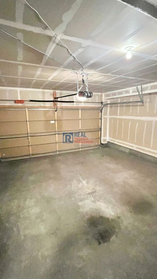 Building Photo - 9565 Elmhurst Ln