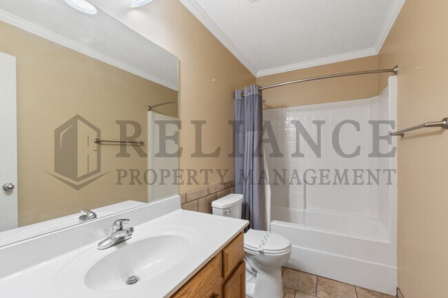 Building Photo - 5911 Hartford Dr