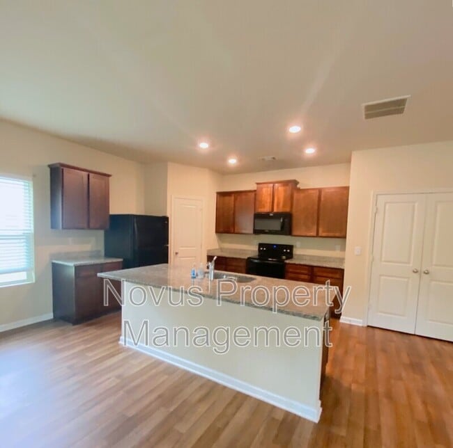 Building Photo - 347 Augusta Woods Dr