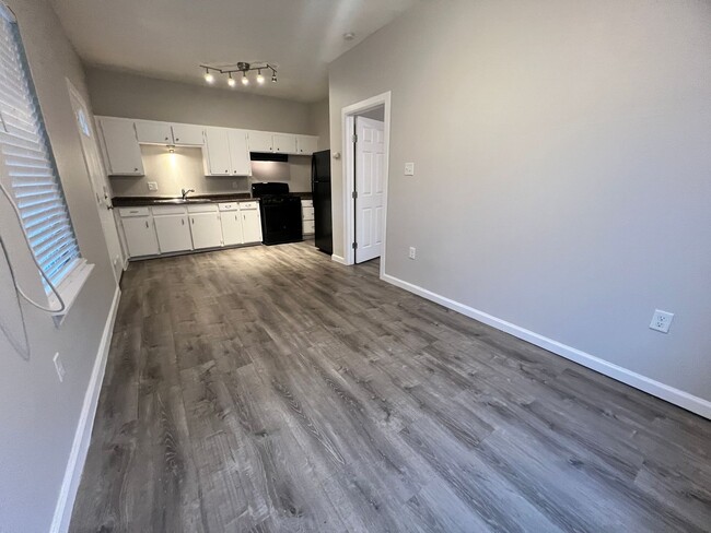 Building Photo - Charming One Bedroom Home In Prospect Hill