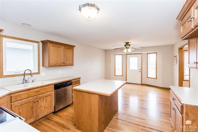 Building Photo - 4193 Taneil Dr