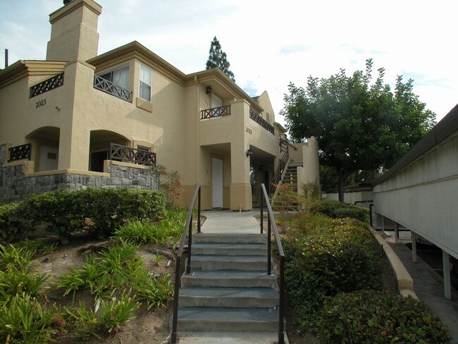 Primary Photo - 3 Bedroom, 2 Bath Condo in Eastlake Shores
