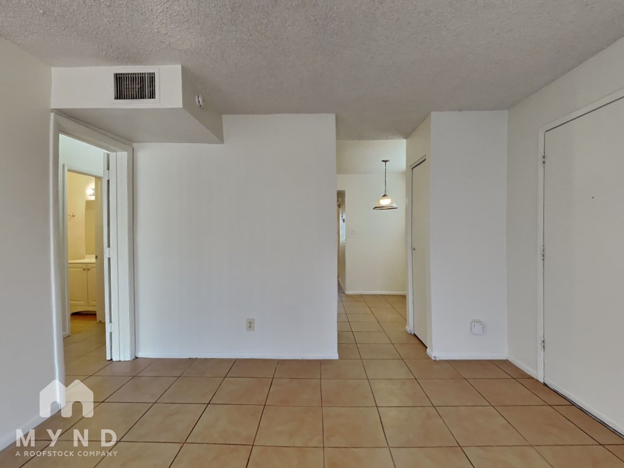 Building Photo - 2828 E Tierra Buena Ln