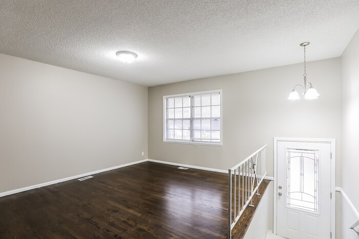 Building Photo - 907 N Yuma Ave