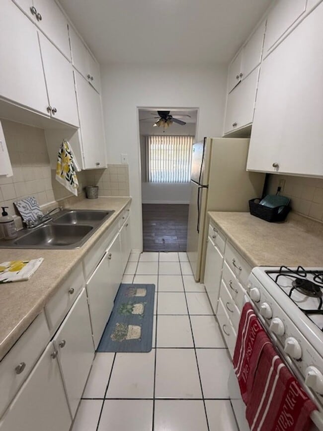 Building Photo - Location!! Awesome 1 bed 1 bath in Historic Glendale