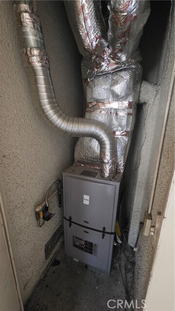 Building Photo - 3856 W 113th St