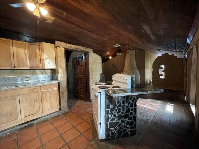 Building Photo - 4920 W 34th St