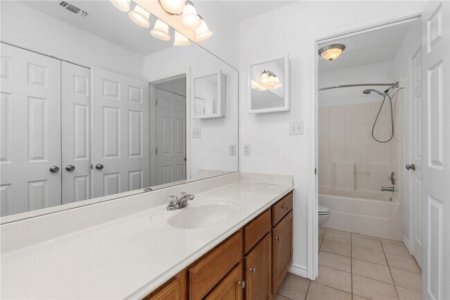 Building Photo - 3511 Farah Dr