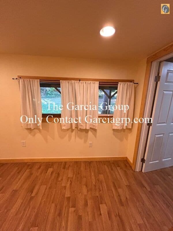 Building Photo - 5804 SE Kellogg Creek Dr