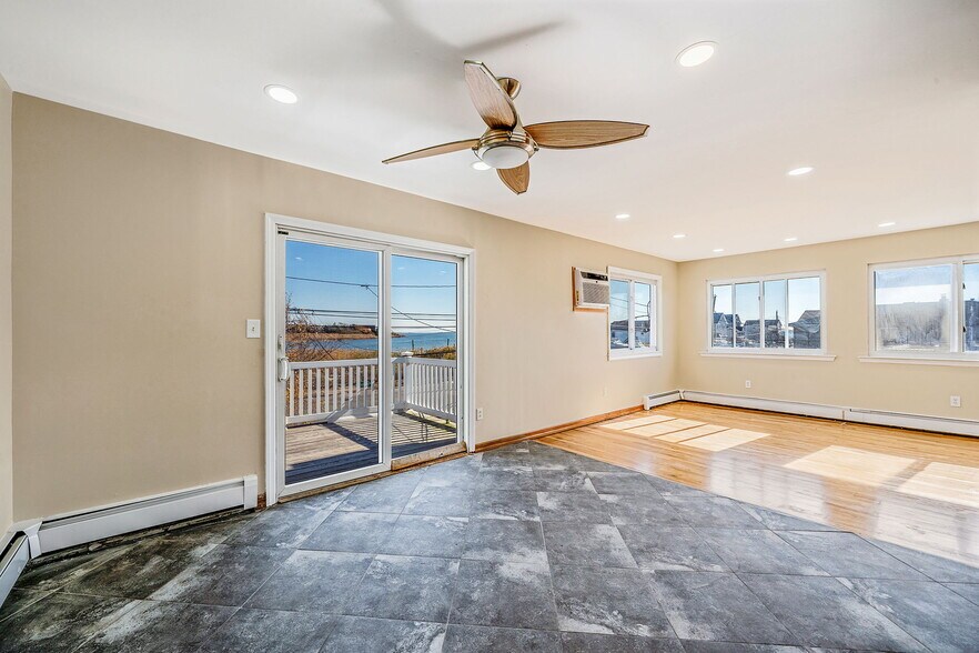 Building Photo - 4 Bay Pl