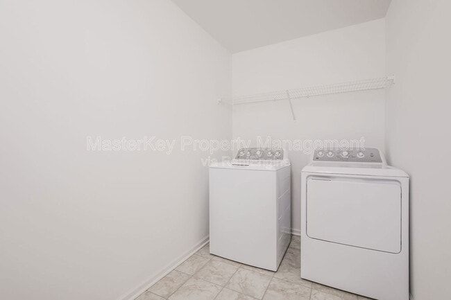 Building Photo - 265 Sweetbay Tree Dr