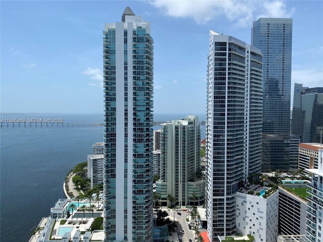 Building Photo - 1155 Brickell Bay Dr