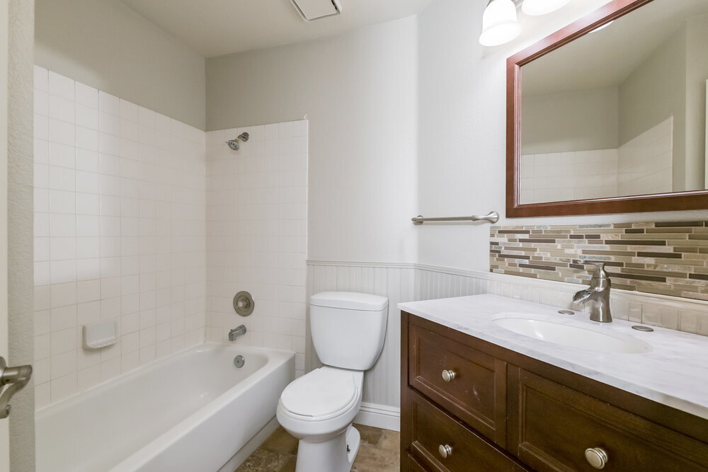 Building Photo - 445 Opal Dr