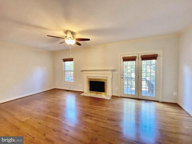 Building Photo - 2110 Eluna Ct