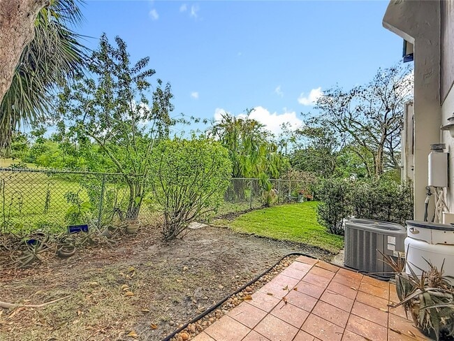 Building Photo - 2133 N 14th Ave