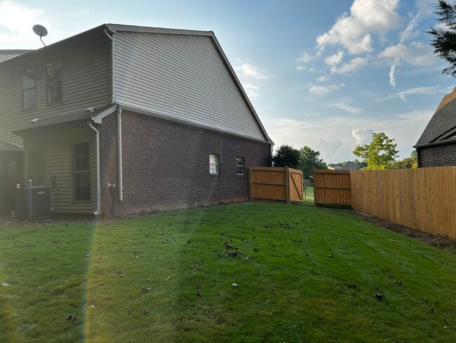 Building Photo - 4300 Ashwood Cove