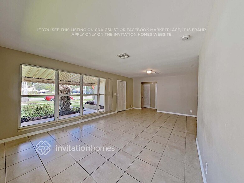 Building Photo - 1008 N Park Rd