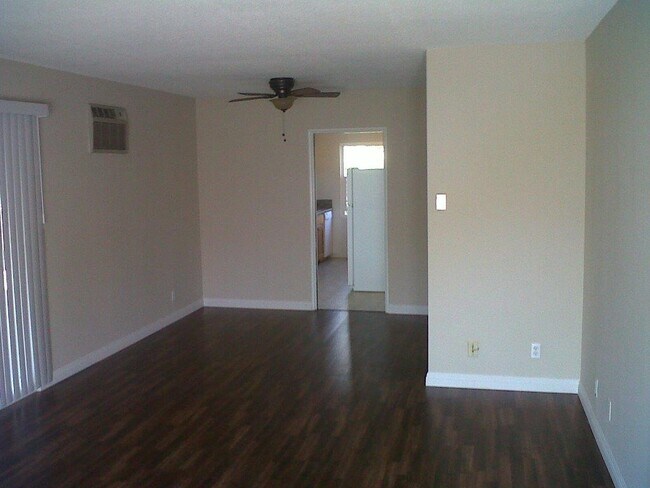 Building Photo - 2257