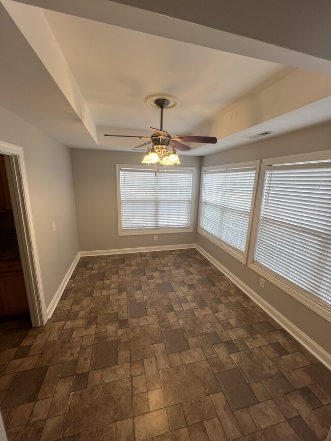 Building Photo - 1942 Tara Ct