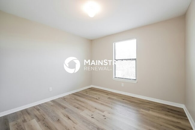 Building Photo - 4 Bedroom Pet-Friendly Home in Lehigh Acre...