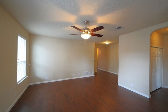 Building Photo - Beautiful One Story Home in Gated Community. Realtor Commission Offered: $500