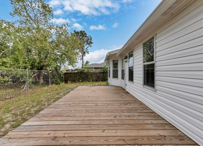 Building Photo - 503 Aleta Ave