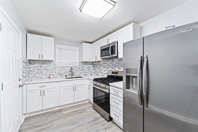 Building Photo - 9946 Algiers Rd
