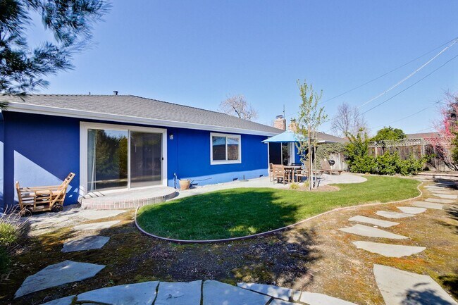 Building Photo - Wow! What a Great Home! Available Soon!
