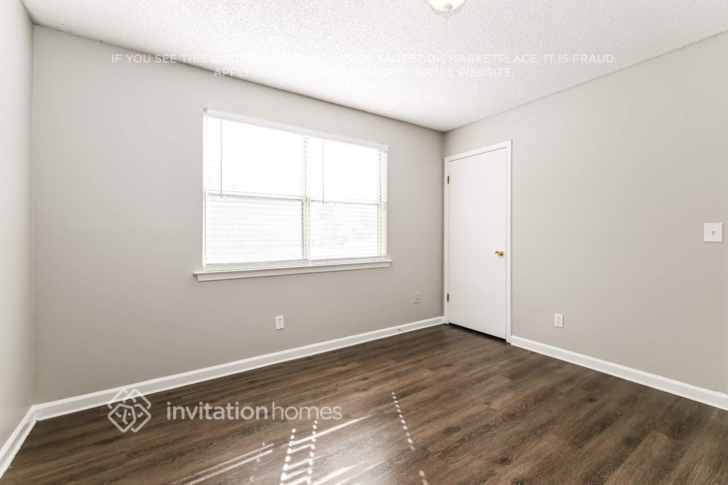 Building Photo - 2139 Lady Di Ln