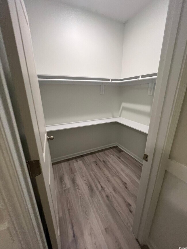 Building Photo - 1505 1st Ave