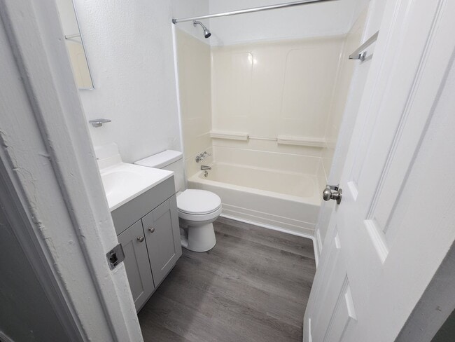 Building Photo - Rent Ready! Section 8 accepted! 4 Bedroom ...