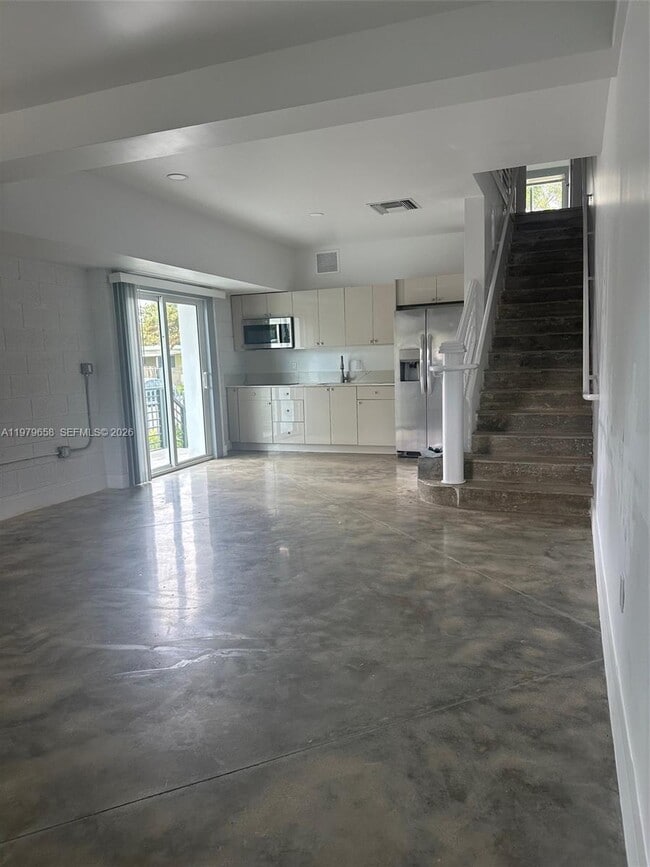 Building Photo - 3300 NW 19th Ave